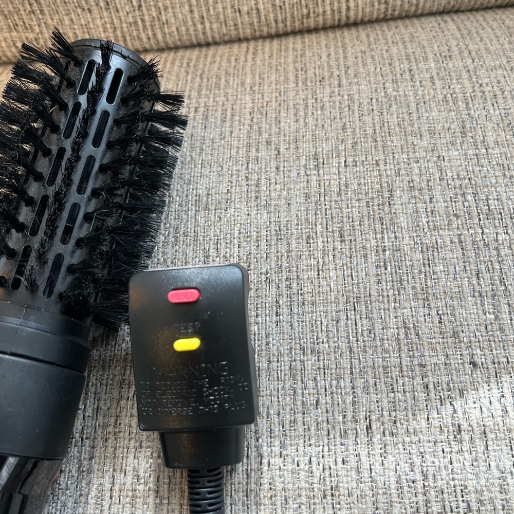 CONAIR INFINITI PRO CURLING BRUSH - Picture 6 of 8